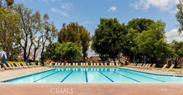 12 Ninos, Irvine, CA 92620 - community pool with a patio