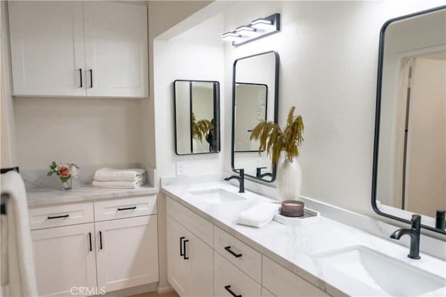 12 Ninos, Irvine, CA 92620 - bathroom with double vanity