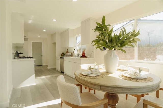 722 W Cully Dr, Orange, CA 92865 - dining area featuring light wood finished floors and recessed lighting