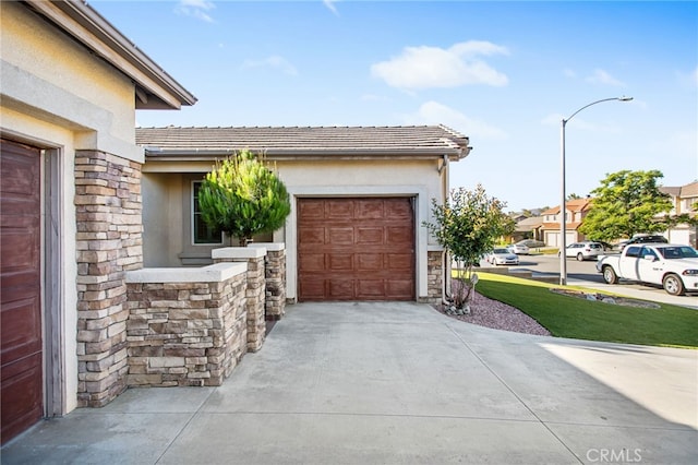 31241 Casera Ct, Menifee, CA 92584 - garage featuring driveway