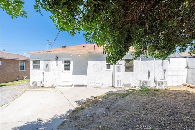 8168 Summerfield Ave, Whittier, CA 90606 - back of property with stucco siding and a patio