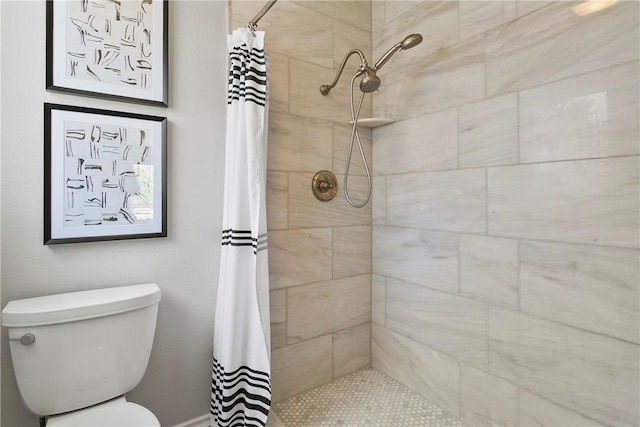 26551 Fresno Dr, Mission Viejo, CA 92691 - bathroom featuring a tile shower and toilet