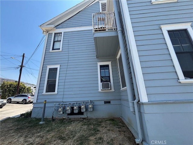 6233 Haviland Ave, Whittier, CA 90601 - view of side of home featuring a balcony