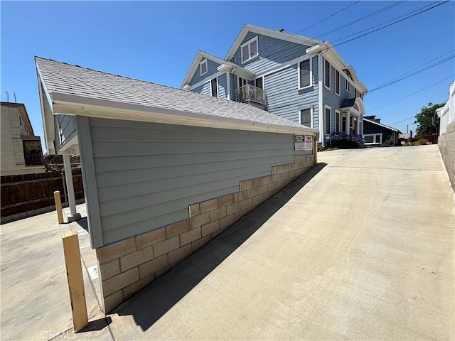 6233 Haviland Ave, Whittier, CA 90601 - view of property exterior with roof with shingles