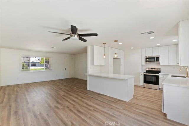 43000 Connecticut St, Palm Desert, CA 92211 - unfurnished living room featuring light wood-style floors, ceiling fan, and recessed lighting