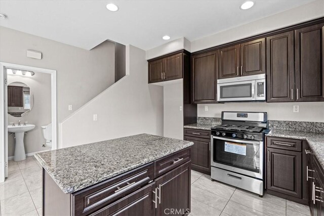 915 S Belterra Way, Anaheim, CA 92804 - photo 11