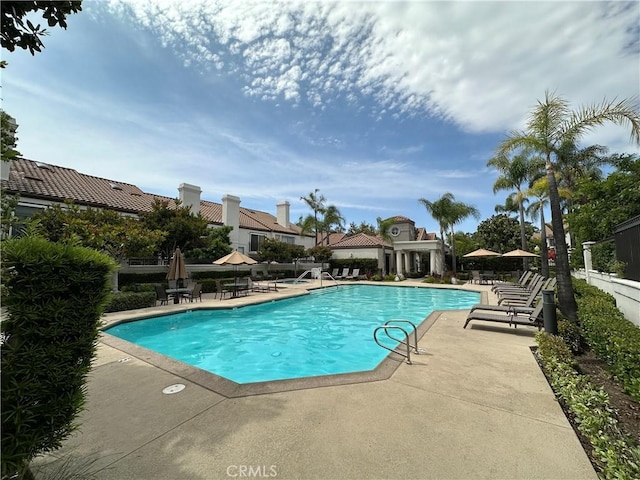 27721 Rubidoux, Mission Viejo, CA 92692 - community pool with a patio area
