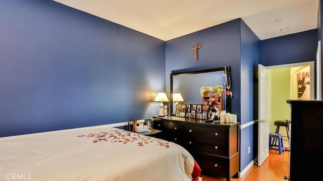 2056 Mission Hills Dr, Oxnard, CA 93036 - bedroom with wood finished floors and baseboards