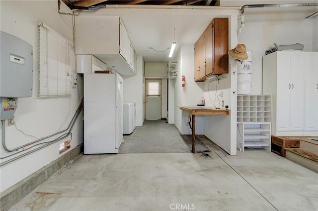 1251 Hackett Ave, Long Beach, CA 90815 - below grade area featuring washer and dryer