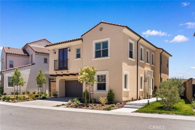 246 Canterbury, Irvine, CA 92618 - mediterranean / spanish house with stucco siding, a garage, concrete driveway, and a balcony