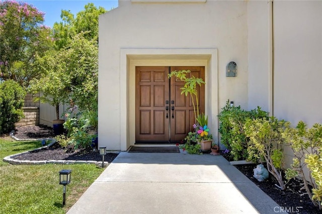 32197 Callesito Fadrique, Temecula, CA 92592 - doorway to property featuring stucco siding