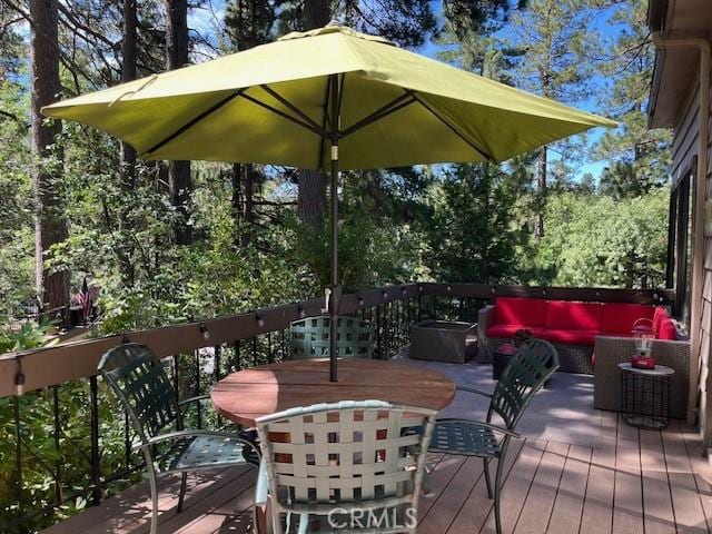 27821 Peninsula Dr, Lake Arrowhead, CA 92352 - deck featuring outdoor dining area and outdoor lounge area
