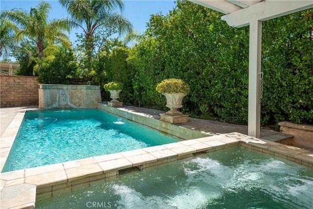 29125 Starwood Pl, Saugus, CA 91390 - outdoor pool featuring an in-ground hot tub