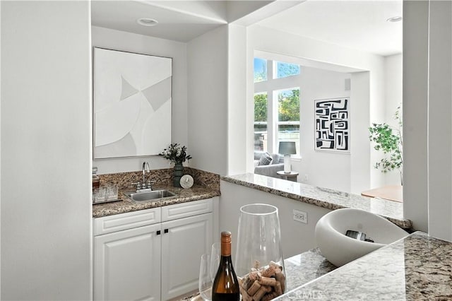29125 Starwood Pl, Saugus, CA 91390 - view of indoor wet bar
