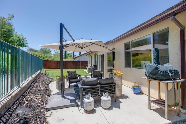 888 Arvita Ct, Oceanside, CA 92057 - fenced backyard with outdoor lounge area and a patio