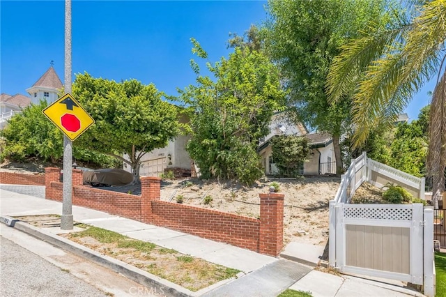 11922 Louise Ave, Granada Hills, CA 91344 - view of obstructed view of property