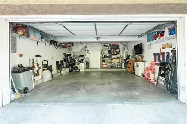 9228 Elm Vista Dr Unit B, Downey, CA 90242 - view of garage
