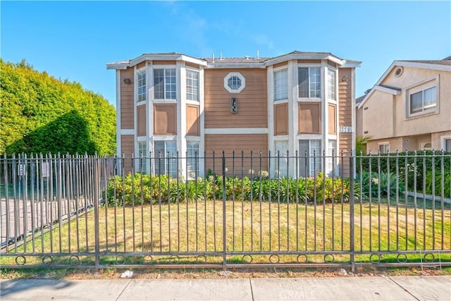 9228 Elm Vista Dr Unit B, Downey, CA 90242 - view of front facade