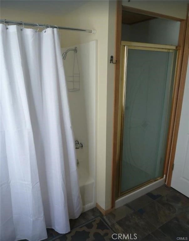 847 Tehama Dr, Big Bear Lake, CA 92315 - bathroom with curtained shower and a bathtub