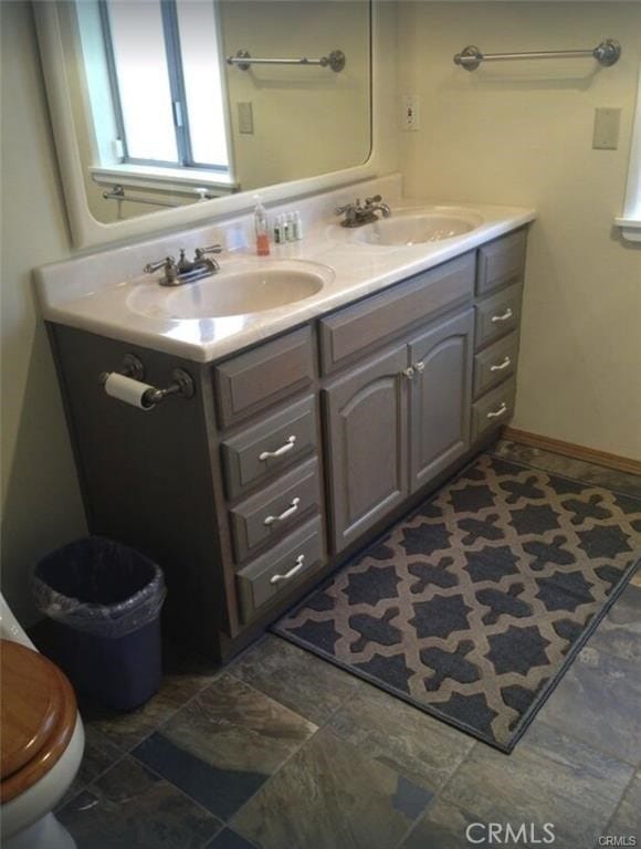 847 Tehama Dr, Big Bear Lake, CA 92315 - bathroom with double vanity and toilet