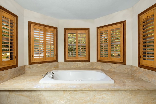 981 Deep Springs Dr, Claremont, CA 91711 - bathroom with a bath