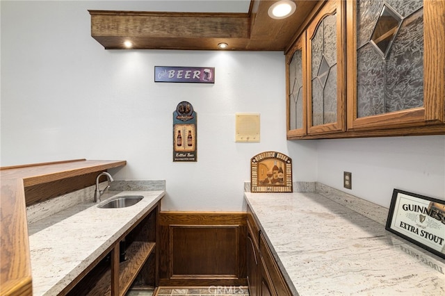 981 Deep Springs Dr, Claremont, CA 91711 - view of indoor wet bar
