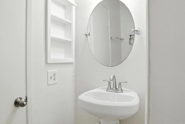 1817 E Grand Ave Unit 6, Escondido, CA 92027 - bathroom featuring a sink