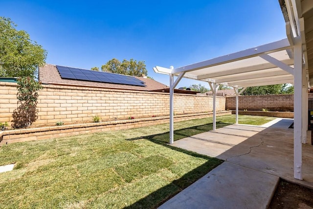 43920 Delgado Ct, Lancaster, CA 93535 - fenced backyard with a patio