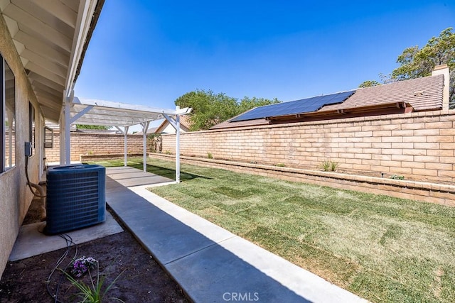 43920 Delgado Ct, Lancaster, CA 93535 - fenced backyard with a pergola and a patio area