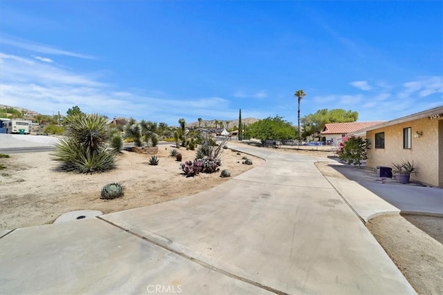 7575 Whitney Ave, Yucca Valley, CA 92284 - view of concrete driveway