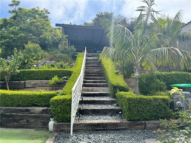 766 Pelican Dr, Laguna Beach, CA 92651 - view of stairs
