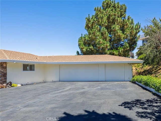 3311 Crownview Dr, Rancho Palos Verdes, CA 90275 - view of garage