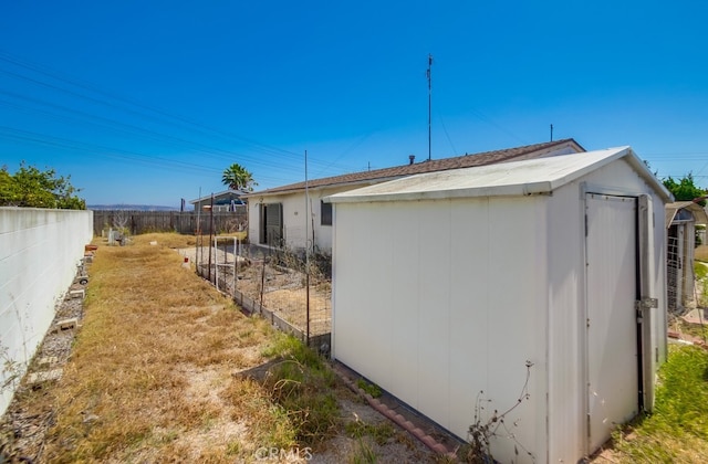 1361 Monterey Ct, Chula Vista, CA 91911 - view of yard featuring a garden and a storage shed