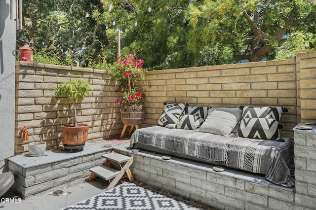 4804 La Villa Marina Unit J, Marina Del Rey, CA 90292 - fenced backyard featuring an outdoor hangout area and a patio