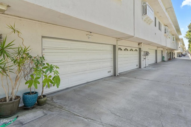4804 La Villa Marina Unit J, Marina Del Rey, CA 90292 - garage featuring driveway