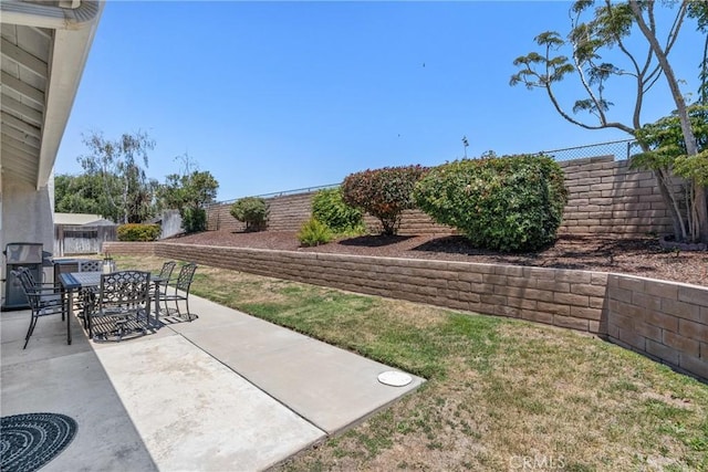 4817 Claybrook Ct, Santa Maria, CA 93455 - fenced backyard featuring a patio and outdoor dining area