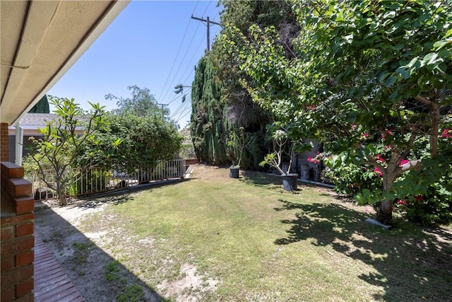 5347 E Bergh Dr, Anaheim Hills, CA 92807 - view of yard