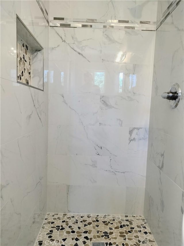 900 S Ann St, Tulare, CA 93274 - full bathroom with a tile shower