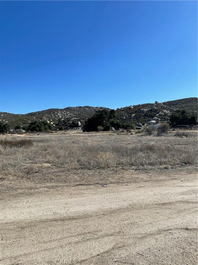 1718 Milpas Rd, Hemet, CA 92544
