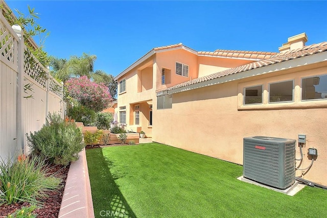 2914 Crape Myrtle Cir, Chino Hills, CA 91709 - view of yard with an outdoor living space