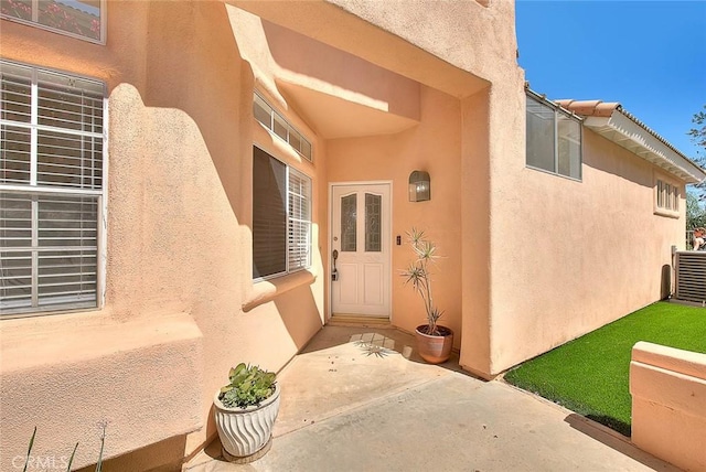 2914 Crape Myrtle Cir, Chino Hills, CA 91709 - view of exterior entry with stucco siding and a patio area