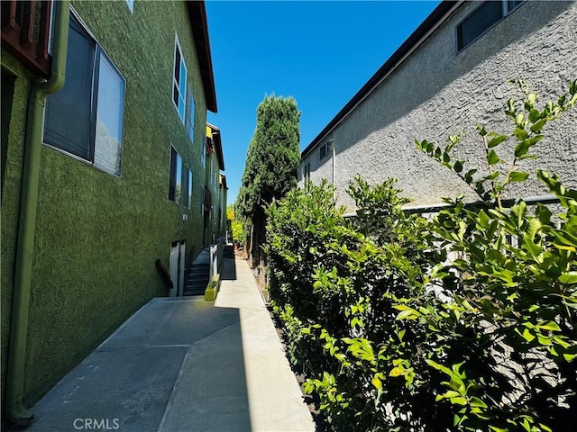6155 Reseda Unit 4, Tarzana, CA 91335 - view of property exterior with stucco siding