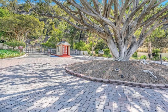 4205 Caminito Pintoresco, San Diego, CA 92108 - view of property's community featuring a gate