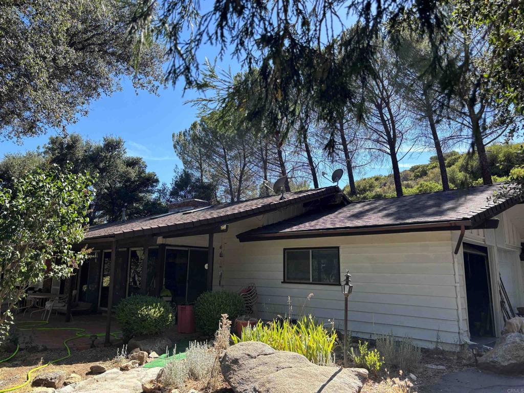 28721 Lebanon Rd, Pine Valley, CA 91962 - view of front of house featuring a patio area