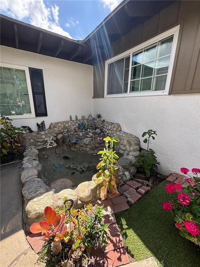 2835 Etiwanda Ave, Rialto, CA 92376 - exterior view of stucco siding