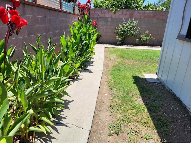 16708 Lawnwood St, La Puente, CA 91744 - view of yard