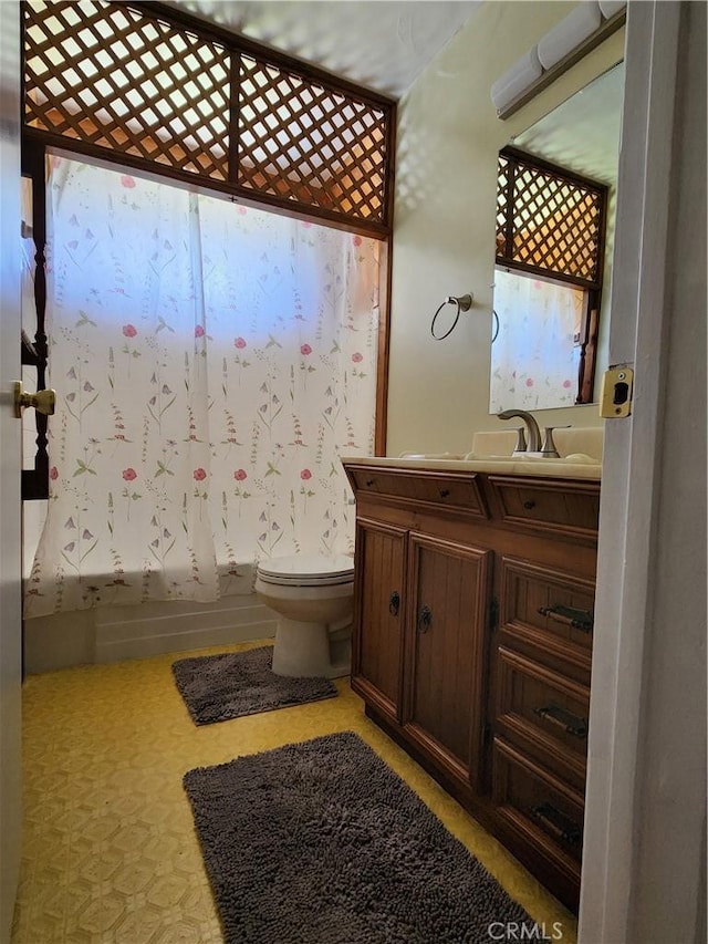 16708 Lawnwood St, La Puente, CA 91744 - full bath featuring vanity and shower / bath combo