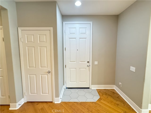 896 Poppyseed Way, Hemet, CA 92545 - entryway with light wood-style flooring and recessed lighting