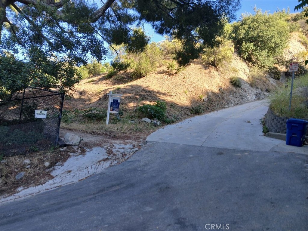 9739 Oak Bend Dr, Tujunga, CA 91042 - photo 4