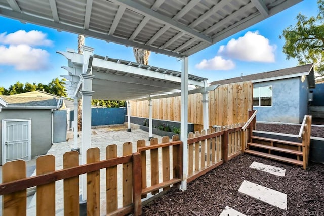 493133 Auburn, San Diego, CA 92105 - fenced backyard featuring a patio